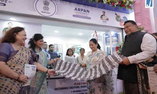 सीएम रेखा गुप्ता ने पंजाबी बाग मेट्रो स्टेशन पर पुराने कपड़े दान केंद्र का किया उद्घाटन सीएम रेखा गुप्ता ने पंजाबी बाग मेट्रो स्टेशन पर पुराने कपड़े दान केंद्र का किया उद्घाटन