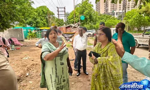 अवैध कब्जों पर सख्त प्रशासन, इंदिरापुरम में हटाई गईं झुग्गियां अवैध कब्जों पर सख्त प्रशासन, इंदिरापुरम में हटाई गईं झुग्गियां