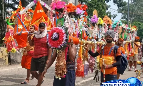 मेरठ में कांवड़ रूट पर नई व्यवस्था, शहर की एक लेन सिर्फ कांवड़ियों के नाम मेरठ में कांवड़ रूट पर नई व्यवस्था, शहर की एक लेन सिर्फ कांवड़ियों के नाम