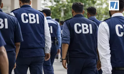 आंध्र प्रदेश: सीबीआई अदालत ने एयरपोर्ट के पूर्व अधिकारी को सुनाई तीन साल जेल की सजा आंध्र प्रदेश: सीबीआई अदालत ने एयरपोर्ट के पूर्व अधिकारी को सुनाई तीन साल जेल की सजा