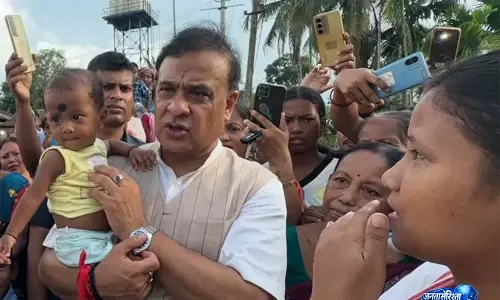 असम CM सरमा ने बाढ़ प्रभावित इलाकों का दौरा किया, 9 अगस्त से नुकसान का आकलन असम CM सरमा ने बाढ़ प्रभावित इलाकों का दौरा किया, 9 अगस्त से नुकसान का आकलन