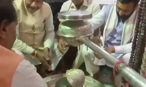 सावन के पहले सोमवार पर CM नायब सिंह सैनी ने सकेतरी शिव मंदिर में किया जलाभिषेक
