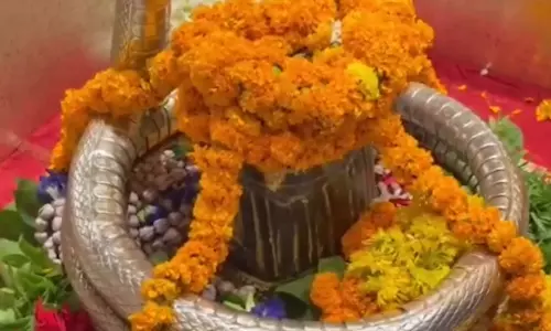 सावन के पहले सोमवार काशी विश्वनाथ धाम में उमड़ा आस्था का सैलाब सावन के पहले सोमवार काशी विश्वनाथ धाम में उमड़ा आस्था का सैलाब