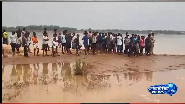 कथाजोड़ी नदी में 13 साल का बच्चा डूबा, ब्राह्मणी नदी में एक और युवक बहा कथाजोड़ी नदी में 13 साल का बच्चा डूबा, ब्राह्मणी नदी में एक और युवक बहा