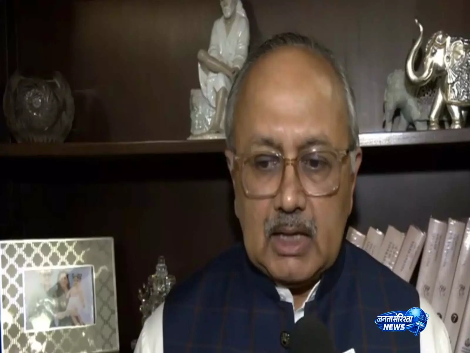 स्कूल बंद होने के बयान पर BJP का पलटवार, सिद्धार्थ नाथ सिंह ने अखिलेश यादव को घेरा स्कूल बंद होने के बयान पर BJP का पलटवार, सिद्धार्थ नाथ सिंह ने अखिलेश यादव को घेरा