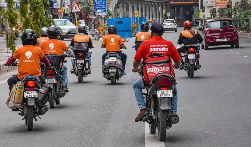 गिग वर्कर्स के अधिकारों पर जोर, उचित व्यवहार और सम्मान की उठी मांग गिग वर्कर्स के अधिकारों पर जोर, उचित व्यवहार और सम्मान की उठी मांग