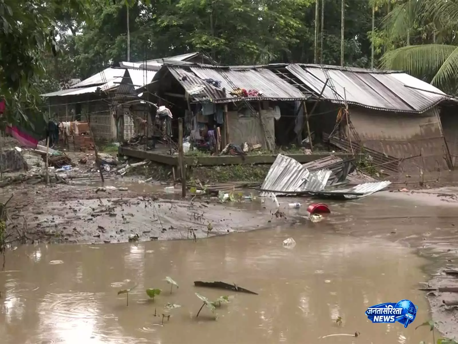 Assam में बाढ़ का कहर, 5 जिलों में 1.36 लाख लोग प्रभावित, 3 की मौत Assam में बाढ़ का कहर, 5 जिलों में 1.36 लाख लोग प्रभावित, 3 की मौत