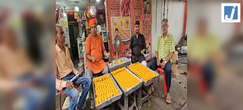 बांकीपुर उपचुनाव: भाजपा कार्यकर्ताओं को नीरज कुमार सिन्हा की जीत का भरोसा, बनवाए जा रहे 200 क्विंटल लड्डू बांकीपुर उपचुनाव: भाजपा कार्यकर्ताओं को नीरज कुमार सिन्हा की जीत का भरोसा, बनवाए जा रहे 200 क्विंटल लड्डू