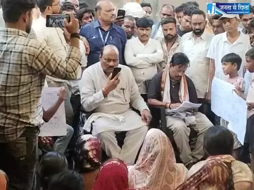 पूर्व मंत्री ने धमकी दी, आबकारी अधिकारी का आरोप पूर्व मंत्री ने धमकी दी, आबकारी अधिकारी का आरोप