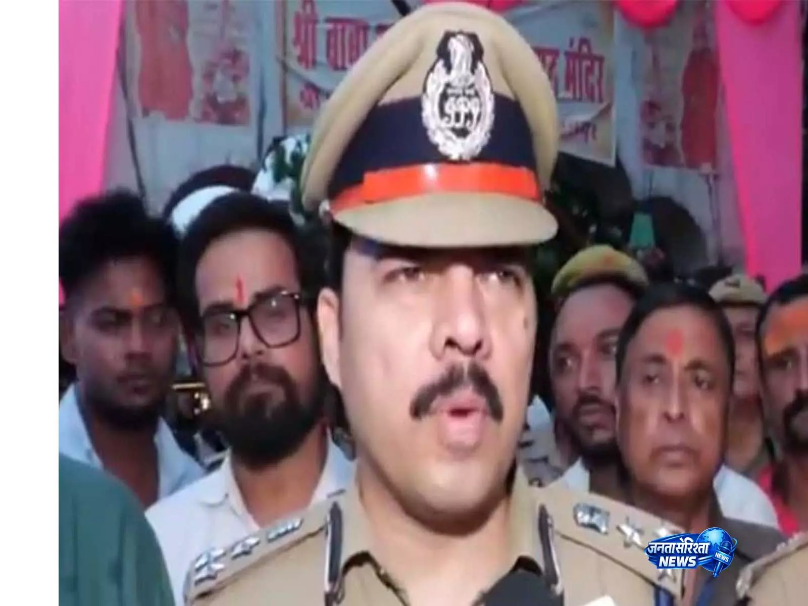 श्रावण मास को लेकर कानपुर पुलिस अलर्ट, मंदिरों और यातायात व्यवस्था का संयुक्त CP ने लिया जायजा श्रावण मास को लेकर कानपुर पुलिस अलर्ट, मंदिरों और यातायात व्यवस्था का संयुक्त CP ने लिया जायजा