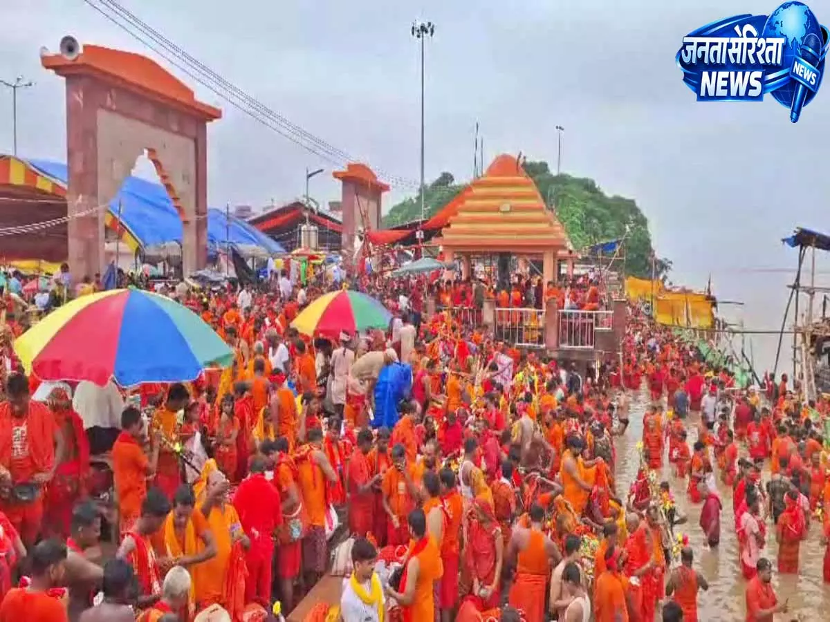 सावन सोमवार पर भोले की भक्ति में डूबा बागेश्वर, शिवालयों में लगी लंबी कतारें सावन सोमवार पर भोले की भक्ति में डूबा बागेश्वर, शिवालयों में लगी लंबी कतारें