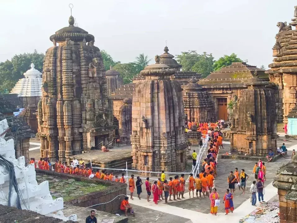 सावन के पहले सोमवार पर ओडिशा में गूंजा हर-हर महादेव सावन के पहले सोमवार पर ओडिशा में गूंजा हर-हर महादेव