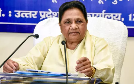 चार दिन का सत्र औपचारिकता न बने, जनहित के मुद्दों पर हो गंभीर चर्चा: मायावती चार दिन का सत्र औपचारिकता न बने, जनहित के मुद्दों पर हो गंभीर चर्चा: मायावती