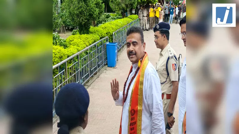 सीएम सुवेंदु अधिकारी करेंगे बुलेटप्रूफ गाड़ी का इस्तेमाल सीएम सुवेंदु अधिकारी करेंगे बुलेटप्रूफ गाड़ी का इस्तेमाल