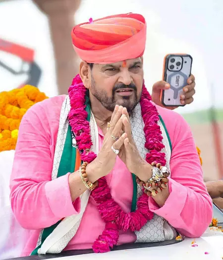महिला पहलवानों से यौन शोषण के आरोप के मामले में बृजभूषण शरण सिंह बरी महिला पहलवानों से यौन शोषण के आरोप के मामले में बृजभूषण शरण सिंह बरी