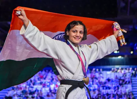 हर उस एथलीट पर गर्व है, जिन्होंने तिरंगे के सम्मान के लिए अपना सब कुछ झोंक दिया: मनसुख मांडविया हर उस एथलीट पर गर्व है, जिन्होंने तिरंगे के सम्मान के लिए अपना सब कुछ झोंक दिया: मनसुख मांडविया
