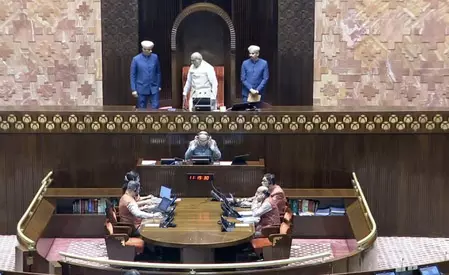 संसद में फिर हंगामा, राज्यसभा में नहीं हो सका प्रश्नकाल, दोनों सदनों की कार्यवाही स्थगित संसद में फिर हंगामा, राज्यसभा में नहीं हो सका प्रश्नकाल, दोनों सदनों की कार्यवाही स्थगित
