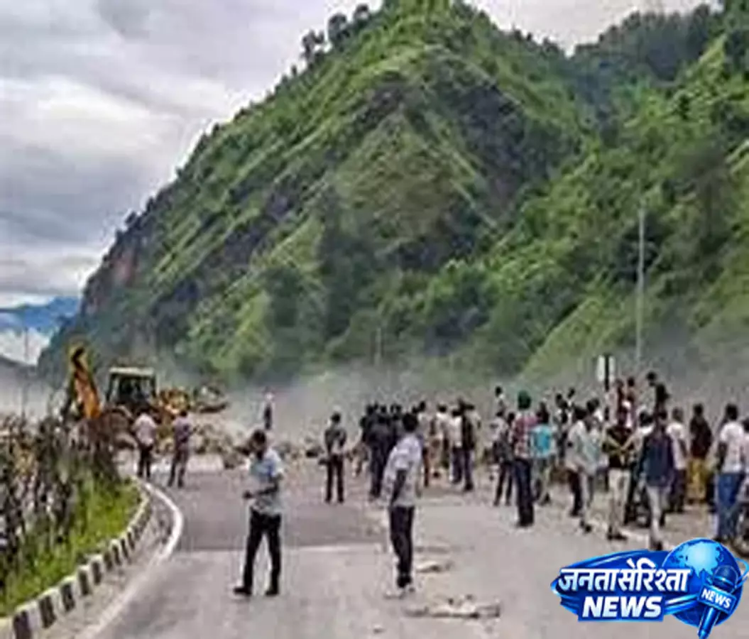 Rains का रौद्र रूप पहाड़ों से मैदान तक संकट, कई राज्यों में अलर्ट Rains का रौद्र रूप पहाड़ों से मैदान तक संकट, कई राज्यों में अलर्ट