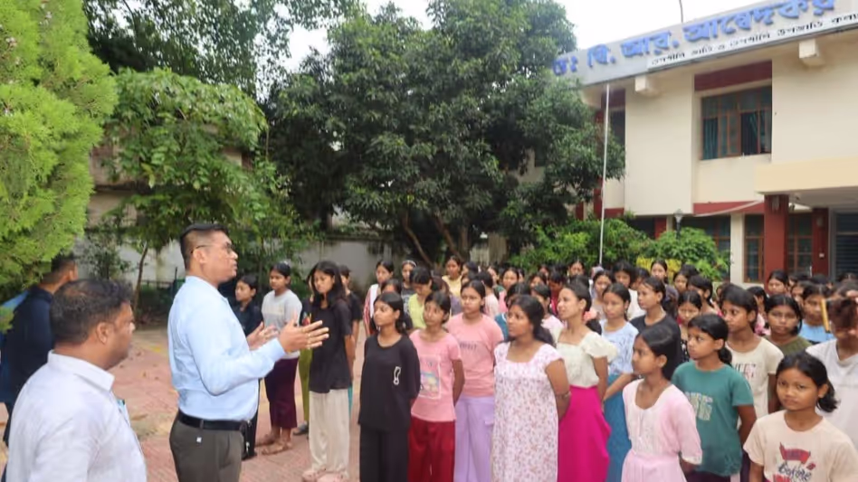औचक निरीक्षण के बाद त्रिपुरा सरकार सख्त, हॉस्टल भोजन की शिकायतों की होगी जांच औचक निरीक्षण के बाद त्रिपुरा सरकार सख्त, हॉस्टल भोजन की शिकायतों की होगी जांच