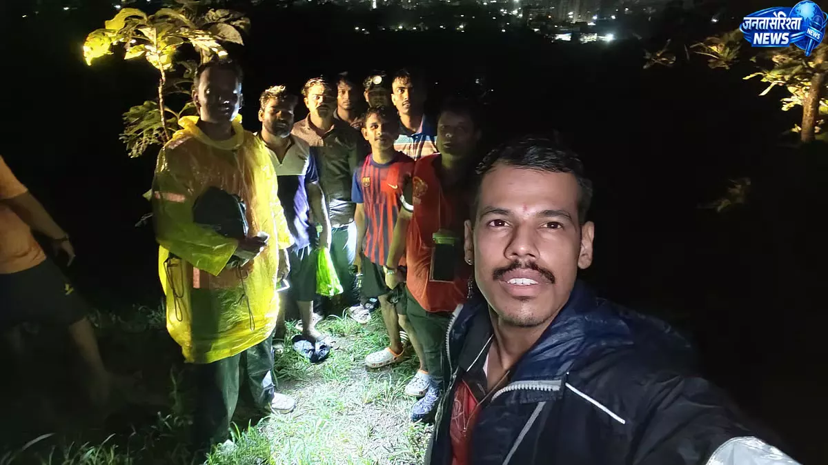 खालापुर के KP वॉटरफॉल में ट्रेकिंग के दौरान खाई में गिरकर युवक की मौत खालापुर के KP वॉटरफॉल में ट्रेकिंग के दौरान खाई में गिरकर युवक की मौत