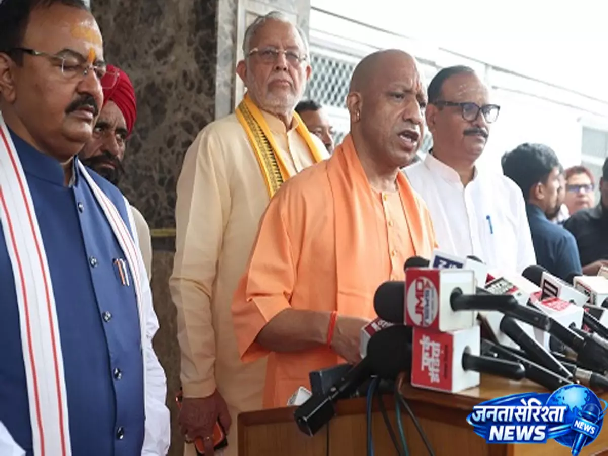 देश-दुनिया देख रही दोहरा चरित्र, राम मंदिर को लेकर विपक्ष पर बरसे योगी देश-दुनिया देख रही दोहरा चरित्र, राम मंदिर को लेकर विपक्ष पर बरसे योगी