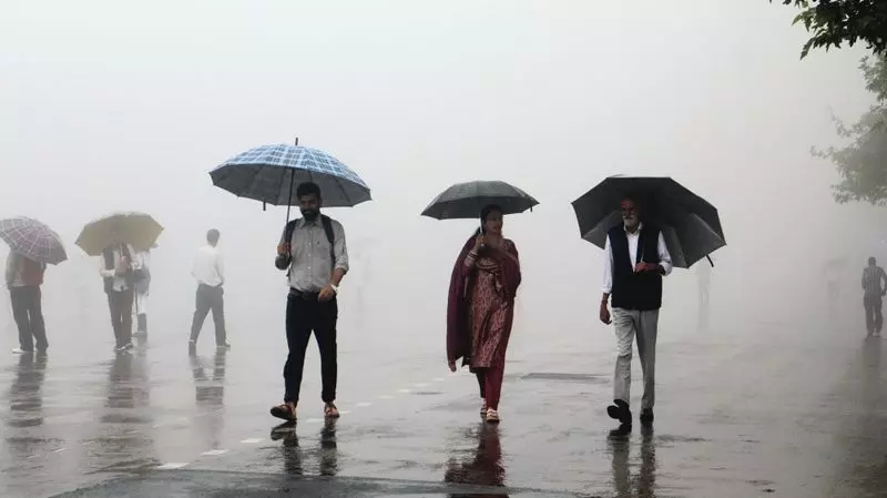 Himachal के लिए अचानक बाढ़ और भारी बारिश की चेतावनी जारी की Himachal के लिए अचानक बाढ़ और भारी बारिश की चेतावनी जारी की