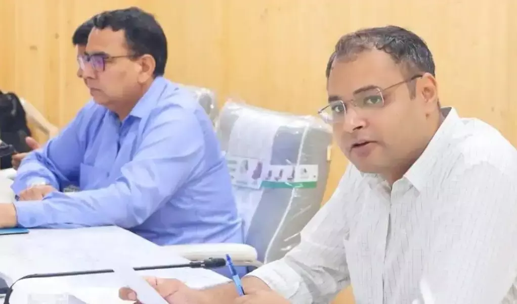 Gopeshwar: मुख्यमंत्री हेल्पलाइन को लेकर अधिकारियों को जिलाधिकारी गौरव कुमार की चेतावनी Gopeshwar: मुख्यमंत्री हेल्पलाइन को लेकर अधिकारियों को जिलाधिकारी गौरव कुमार की चेतावनी