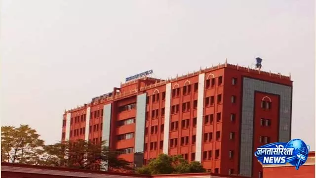 Odisha HC ने पाठ्यपुस्तक में गलती के मामले में 4 लोगों को अंतरिम राहत दी Odisha HC ने पाठ्यपुस्तक में गलती के मामले में 4 लोगों को अंतरिम राहत दी