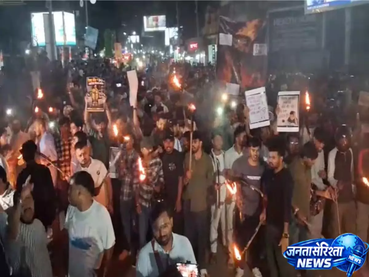 Ranchi में जंतर-मंतर जैसा आंदोलन, परीक्षा घोटाले के खिलाफ छात्रों का संघर्ष तेज Ranchi में जंतर-मंतर जैसा आंदोलन, परीक्षा घोटाले के खिलाफ छात्रों का संघर्ष तेज