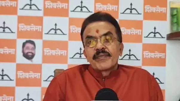नाना पटोले के वीडियो पर सियासत गर्म: BJP बोली- यह सामंती मानसिकता नाना पटोले के वीडियो पर सियासत गर्म: BJP बोली- यह सामंती मानसिकता