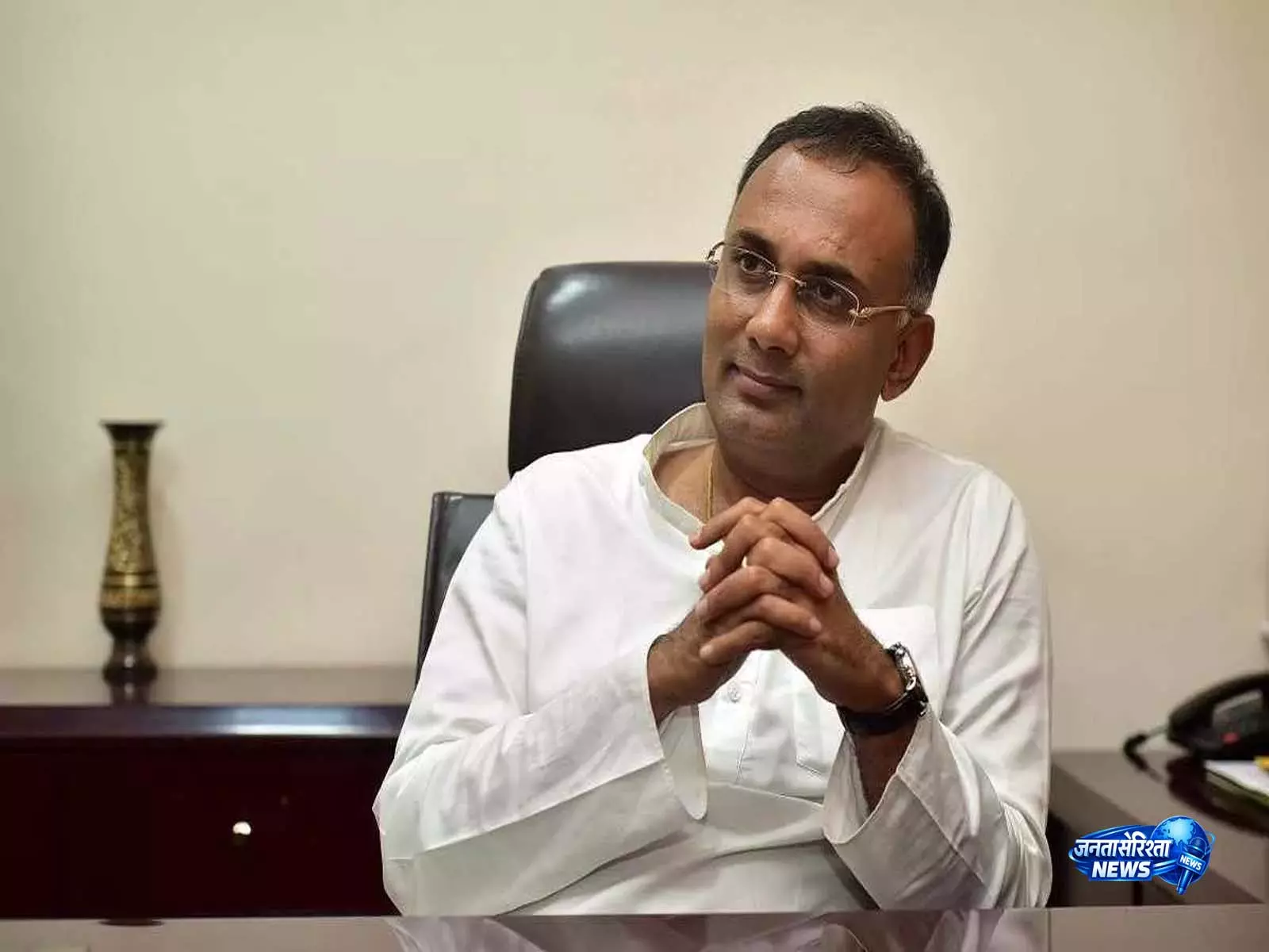 कर्नाटक कैबिनेट से बाहर होने पर दिनेश गुंडू राव बोले, फैसले से निराश हूं कर्नाटक कैबिनेट से बाहर होने पर दिनेश गुंडू राव बोले, फैसले से निराश हूं