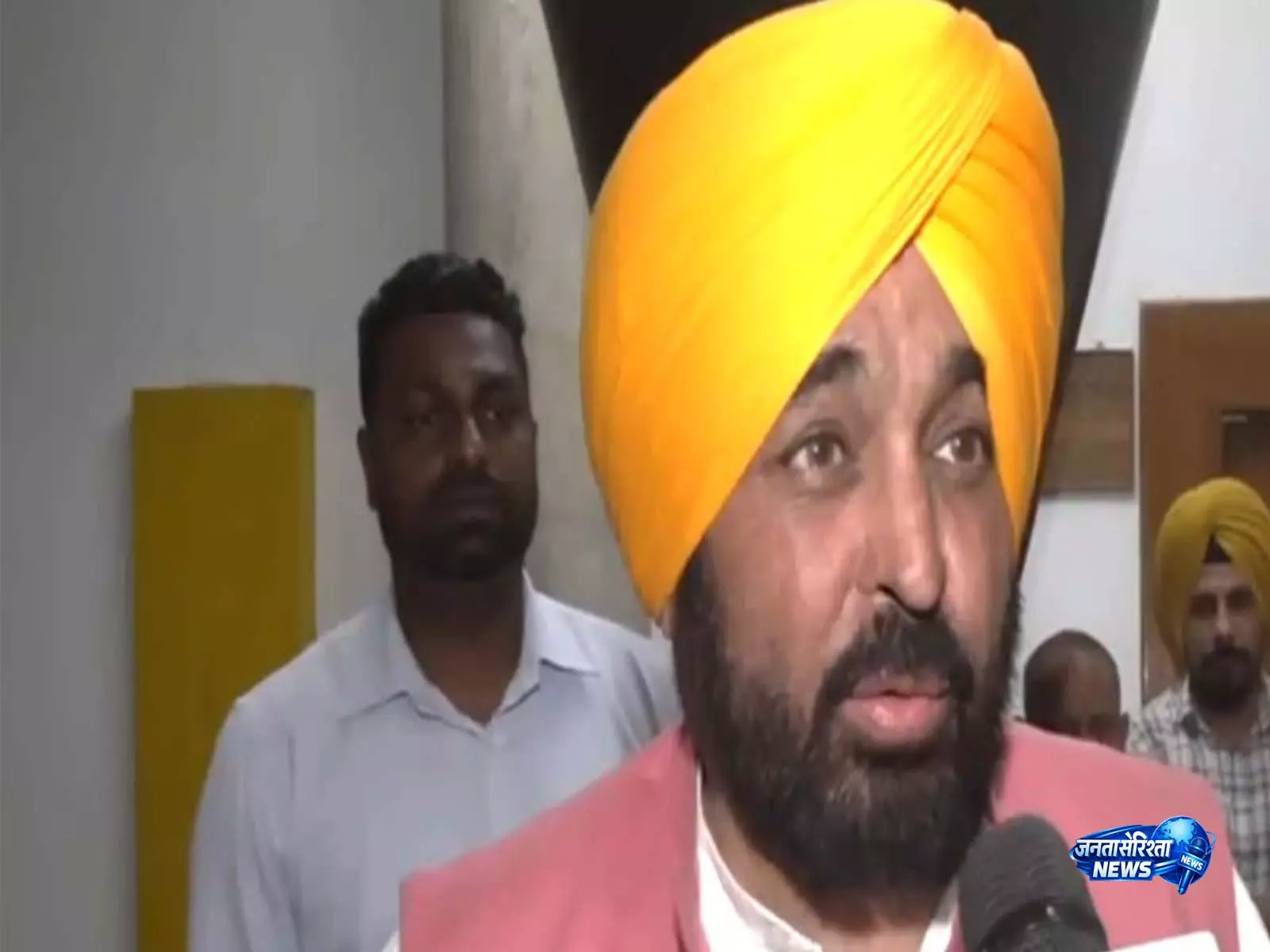पेपर लीक पर CM मान का हमला, बोले अधिकारी इतने अक्षम कि परीक्षा भी नहीं करा सकते पेपर लीक पर CM मान का हमला, बोले अधिकारी इतने अक्षम कि परीक्षा भी नहीं करा सकते