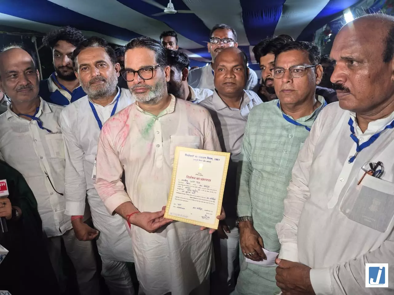 प्रशांत किशोर ने लिया जीत का सर्टिफिकेट प्रशांत किशोर ने लिया जीत का सर्टिफिकेट