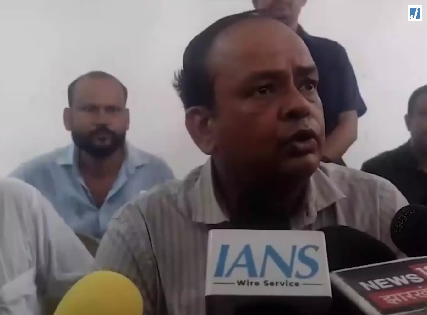JPSC-JSSC विवाद पर मंत्री इरफान अंसारी का बयान, बोले- युवाओं के साथ खड़ी है कांग्रेस JPSC-JSSC विवाद पर मंत्री इरफान अंसारी का बयान, बोले- युवाओं के साथ खड़ी है कांग्रेस