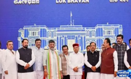 कर्नाटक कैबिनेट विस्तार में सियासी हलचल, शपथ समारोह से सिद्धारमैया रहे गायब कर्नाटक कैबिनेट विस्तार में सियासी हलचल, शपथ समारोह से सिद्धारमैया रहे गायब