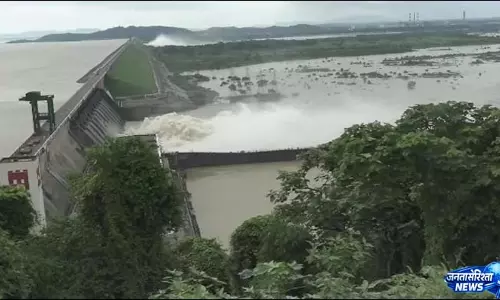 Hirakud में जलस्तर घटा, 13 गेट खुले