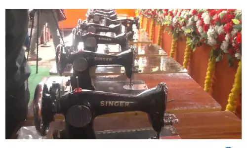 Tripura में 100 महिलाओं को सिलाई मशीनें वितरित, स्वरोजगार को मिलेगा बढ़ावा Tripura में 100 महिलाओं को सिलाई मशीनें वितरित, स्वरोजगार को मिलेगा बढ़ावा
