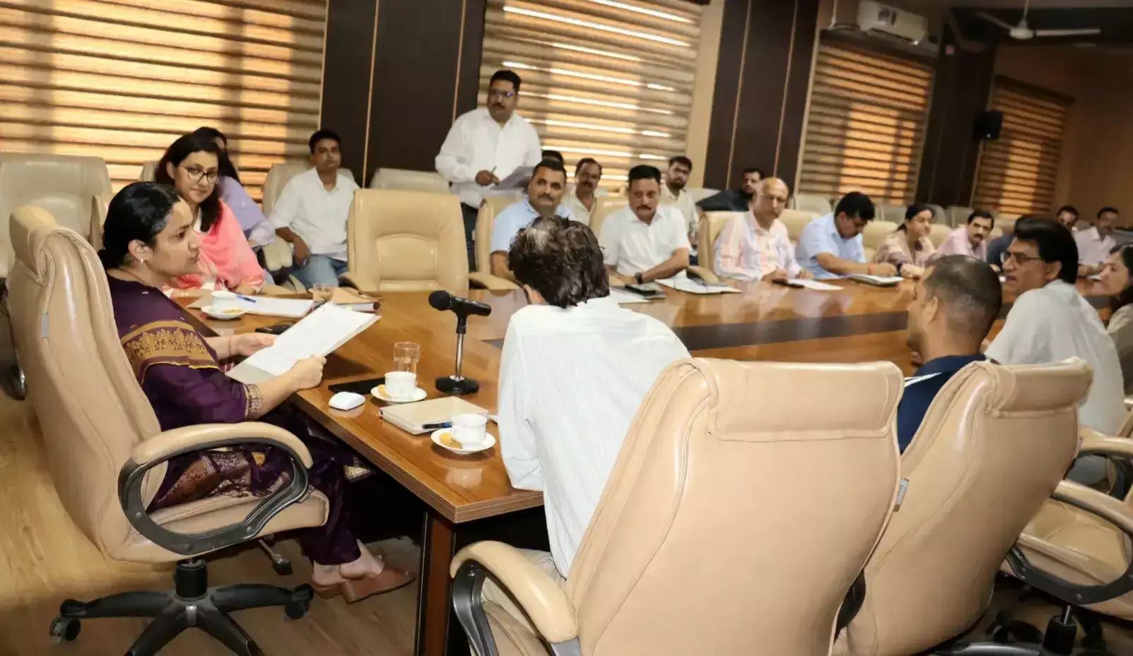 Nahan: स्वतंत्रता दिवस आयोजन को लेकर उपायुक्त ने की समीक्षा बैठक Nahan: स्वतंत्रता दिवस आयोजन को लेकर उपायुक्त ने की समीक्षा बैठक