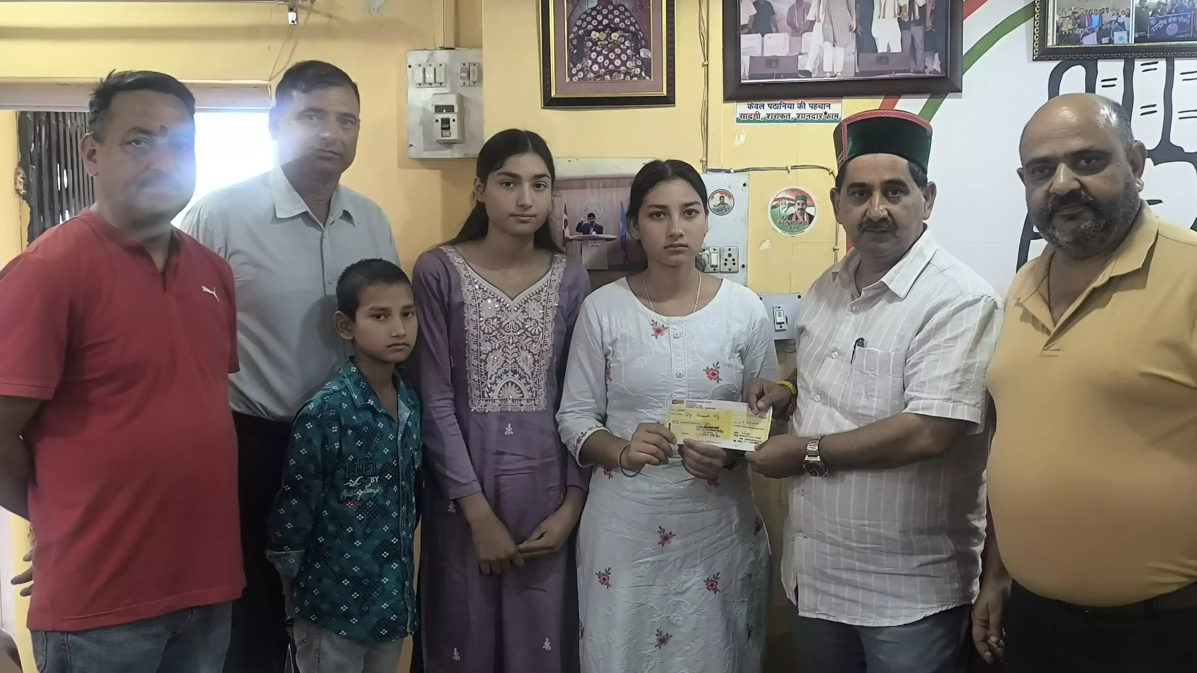 Dharamshala: मानवता की मिसाल, बेटी की पढ़ाई का खर्च उठाएंगे केवल सिंह पठानिया Dharamshala: मानवता की मिसाल, बेटी की पढ़ाई का खर्च उठाएंगे केवल सिंह पठानिया