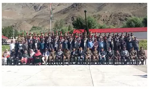 ऑपरेशन विजय की 27वीं वर्षगांठ पर द्रास से बाइक अभियान रवाना ऑपरेशन विजय की 27वीं वर्षगांठ पर द्रास से बाइक अभियान रवाना