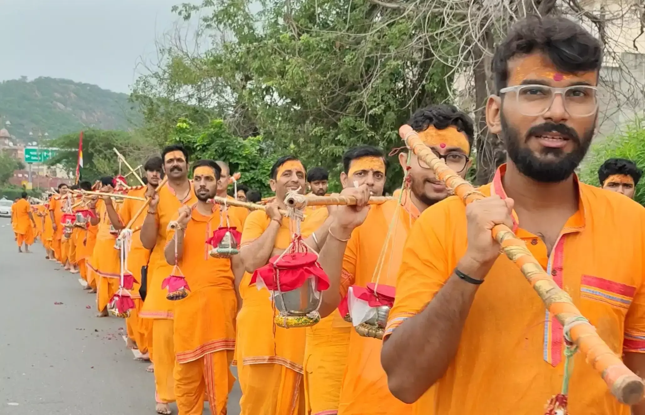 Jaipur: सावन के पहले सोमवार जयपुर में शिवभक्ति का अद्भुत नजारा Jaipur: सावन के पहले सोमवार जयपुर में शिवभक्ति का अद्भुत नजारा