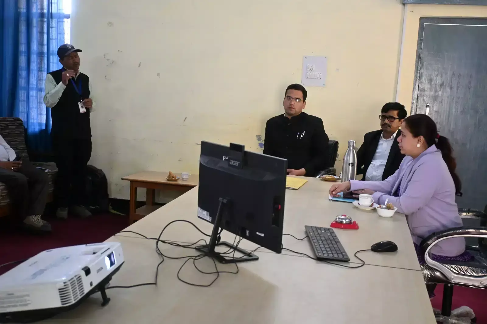 Pauri Garhwal: विधिक सेवाओं के प्रचार-प्रसार को लेकर पीएलवी की समीक्षा बैठक Pauri Garhwal: विधिक सेवाओं के प्रचार-प्रसार को लेकर पीएलवी की समीक्षा बैठक