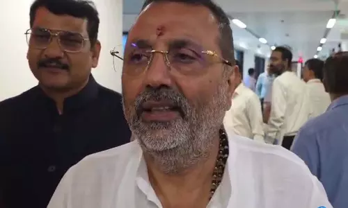 PM मोदी का वीडियो हटाने पर मेटा से माफी की मांग, निशिकांत दुबे ने दी सेफ हार्बर खत्म करने की चेतावनी PM मोदी का वीडियो हटाने पर मेटा से माफी की मांग, निशिकांत दुबे ने दी सेफ हार्बर खत्म करने की चेतावनी