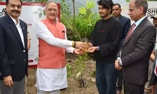 पर्यावरण संरक्षण को जन आंदोलन बनाने का आह्वान, बोले हिमाचल के राज्यपाल