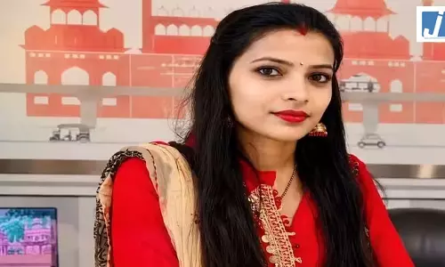 32 सेकंड में चाकू से 34 वार...स्कूल में घुसकर सरेआम महिला टीचर की हत्या, VIDEO 32 सेकंड में चाकू से 34 वार...स्कूल में घुसकर सरेआम महिला टीचर की हत्या, VIDEO