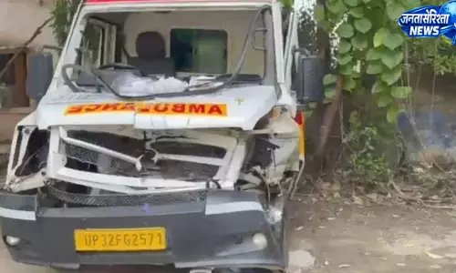 दिल्ली-मेरठ मार्ग पर एंबुलेंस ने कांवड़ियों की ट्रॉली में मारी टक्कर दिल्ली-मेरठ मार्ग पर एंबुलेंस ने कांवड़ियों की ट्रॉली में मारी टक्कर