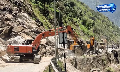 बारिश और भूस्खलन से बार-बार प्रभावित हो रहा जम्मू-श्रीनगर नेशनल हाईवे