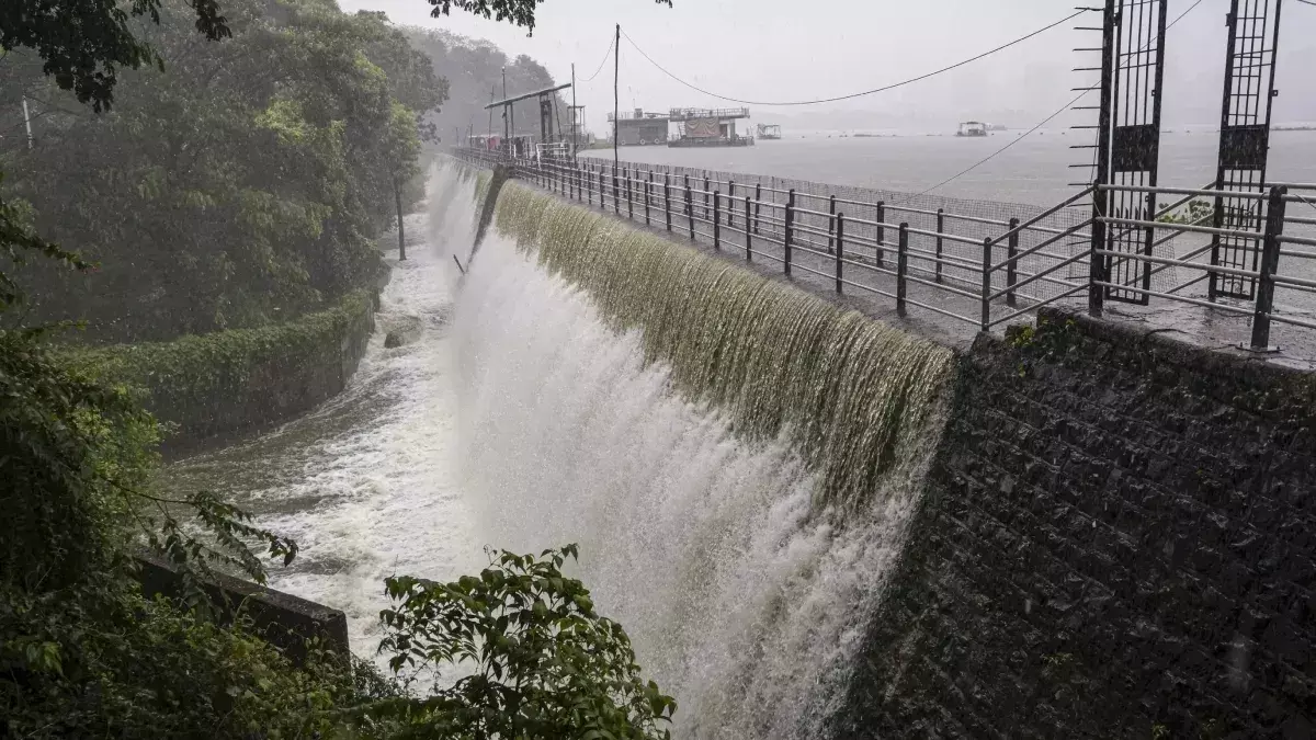 Mumbai: बारिश की मेहरबानी से मुंबई की झीलें भरीं, 90% पार हुआ जल भंडार Mumbai: बारिश की मेहरबानी से मुंबई की झीलें भरीं, 90% पार हुआ जल भंडार