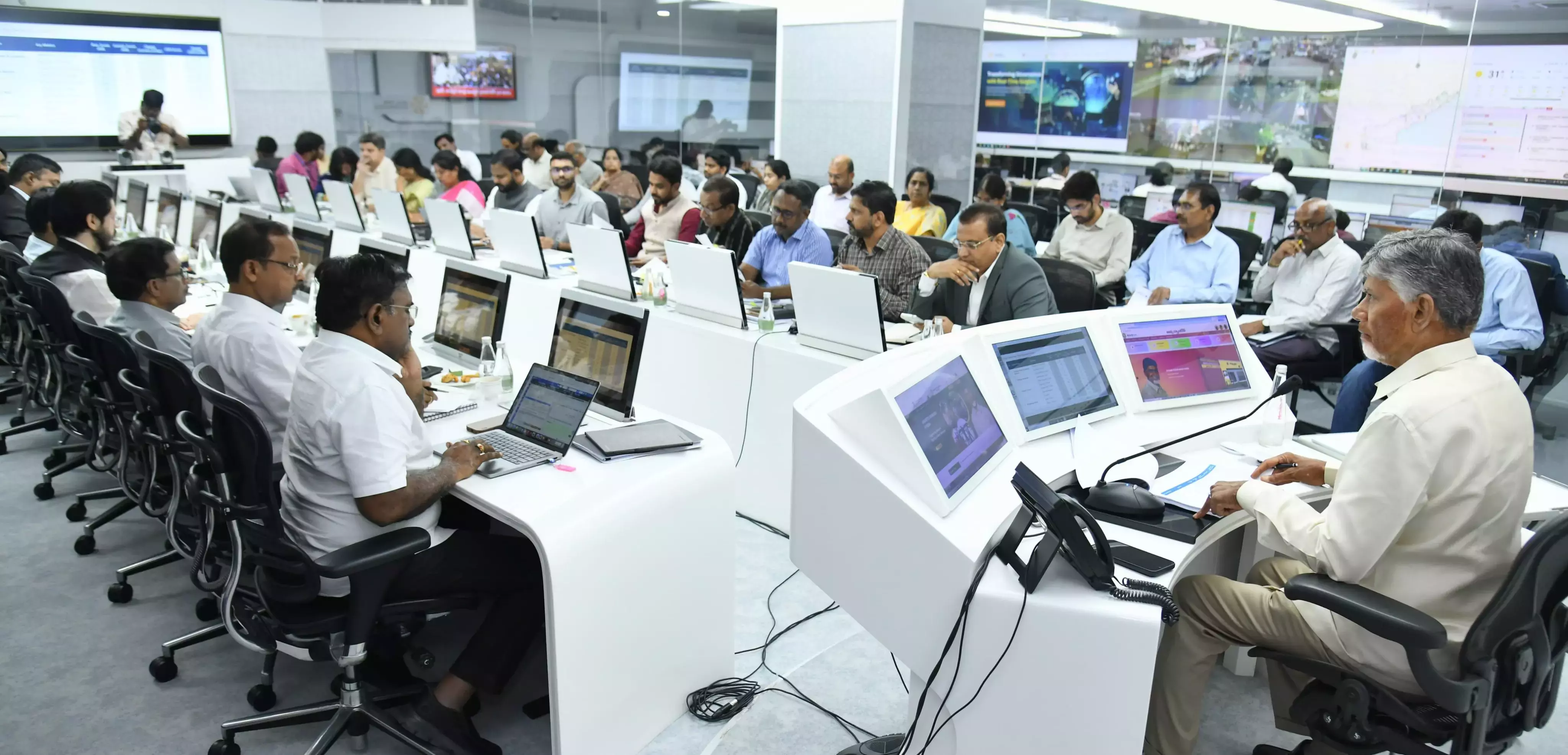 Andhra: नायडू ने अधिकारियों को पीने योग्य पानी की आपूर्ति पर ध्यान केंद्रित करने का निर्देश दिया