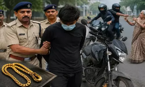 रांची में चेन छिनतई गिरोह का पर्दाफाश, आरोपी गिरफ्तार रांची में चेन छिनतई गिरोह का पर्दाफाश, आरोपी गिरफ्तार